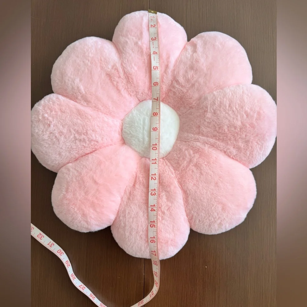 🌸 Pink Flower Shaped Pillow/Plush Cushion for Bohemian Style Room Decor